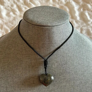 ✨NWT adjustable heart-shaped labradorite necklace ✨